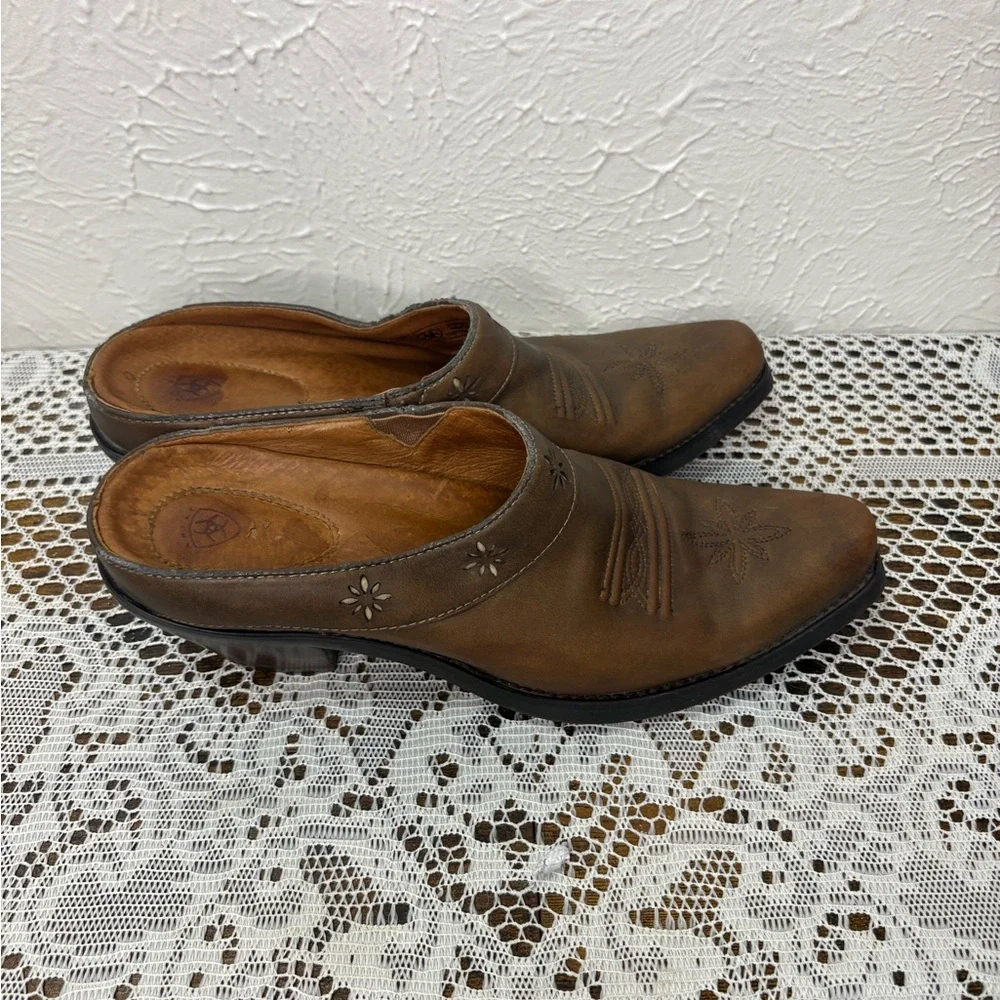 Ariat Brown Leather Embroidered Clogs - Picture 5 of 7